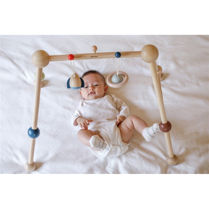 Gimnasio para Bebés de Madera - Plan Toys