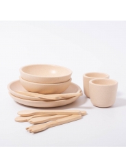 Platos y Cubiertos de Madera Natural - Plan Toys