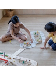Carreteras y Vías de Tren de Caucho Natural Plan Toys - Aúpa Organics