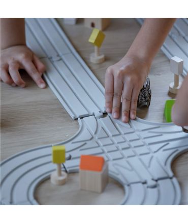 Carreteras y Vías de Tren de Caucho Natural Plan Toys - Aúpa Organics