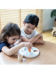 Juego de Pesca en el hielo con imanes de Plan Toys - Aúpa Organics