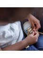 Ata el Zapato de Plan Toys - Aúpa Organics