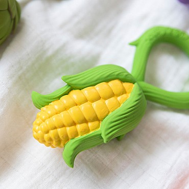 Sonajero de Caucho Natural Corn Maíz Oli&Carol - Aúpa Organics