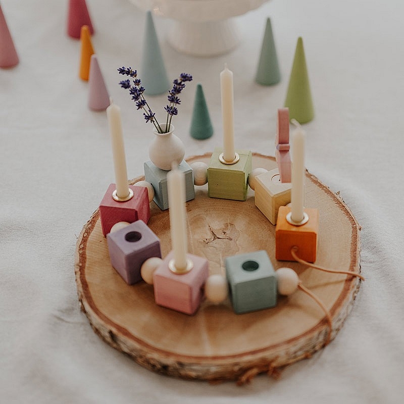 Cubos de Cumpleaños Waldorf de Grimm's - Aúpa Organics