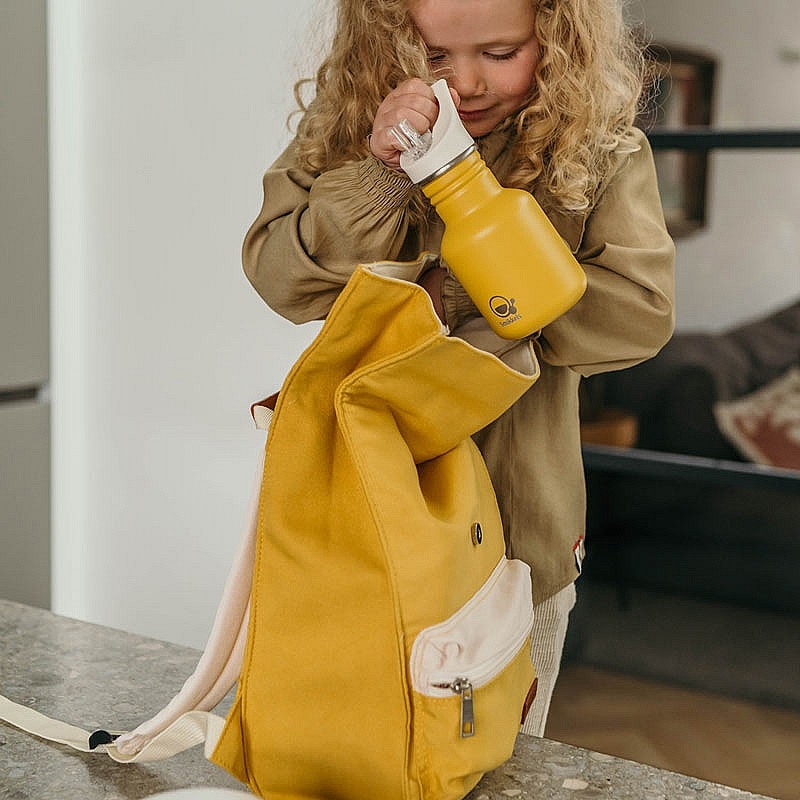 Mochila Amarilla de Poliéster Reciclado de Smikkels - Aúpa Organics