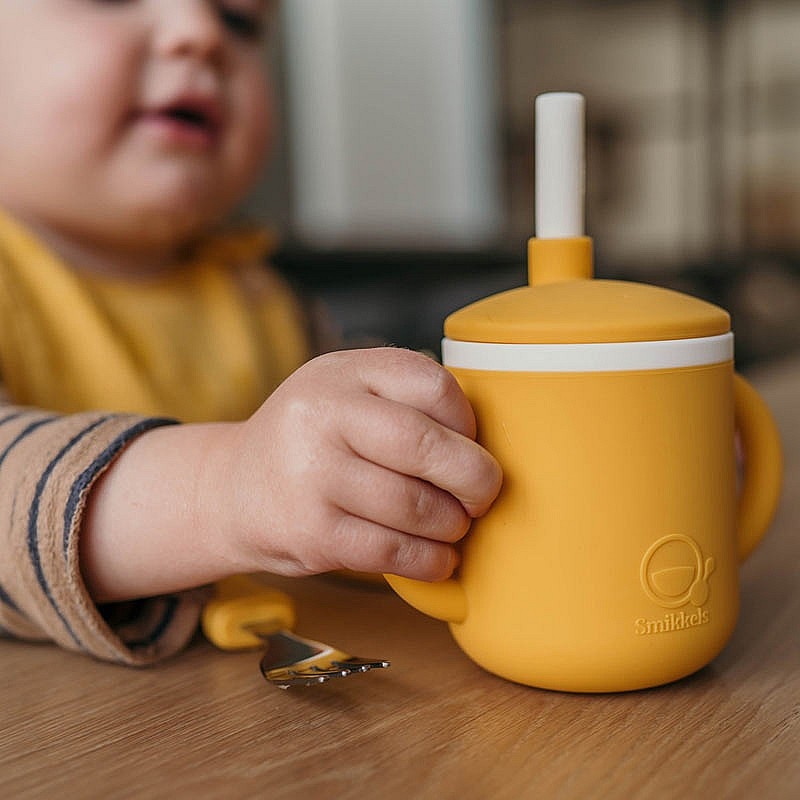 Taza de Silicona con Asas Azul de Smikkels - Aúpa Organics