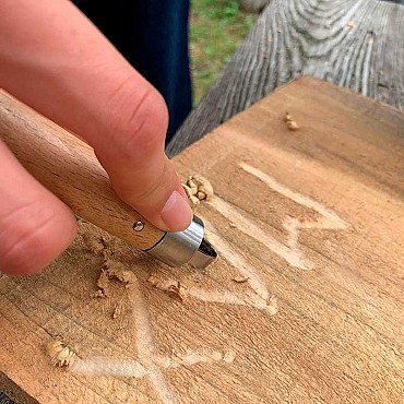 Herramienta para Tallar Madera Huckleberry de Kikkerland - Aúpa Organics Herramienta para Tallar Madera Huckleberry de Kikkerland - Aúpa Organics