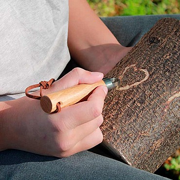 Herramienta para Tallar Madera Huckleberry de Kikkerland - Aúpa Organics Herramienta para Tallar Madera Huckleberry de Kikkerland - Aúpa Organics