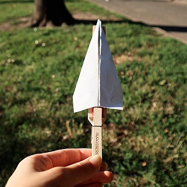 Lanzador de Aviones de Papel Huckleberry de Kikkerland - Aúpa Organics