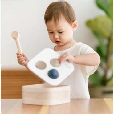 Golpea y Cae - Plan Toys