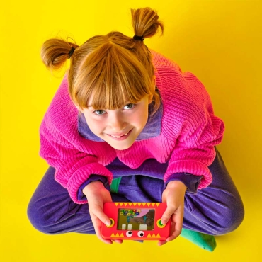 "Gameboy de Agua" Juego Clásico de Kikkerland - Aúpa Organics