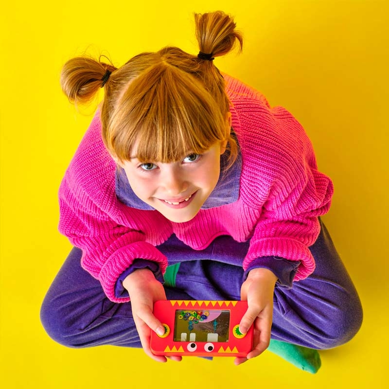 "Gameboy de Agua" Juego Clásico de Kikkerland - Aúpa Organics