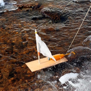 Construye Tu Propio Barco Motorizado Huckleberry de Kikkerland - Aúpa Organics