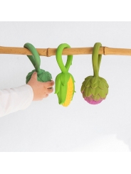 Sonajero de Caucho Natural Cherry Cerezas Oli&Carol - Aúpa Organics