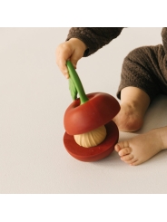 Cherry Juguete Apilable & Pelotita Sonajero Oli&Carol - Aúpa Organics