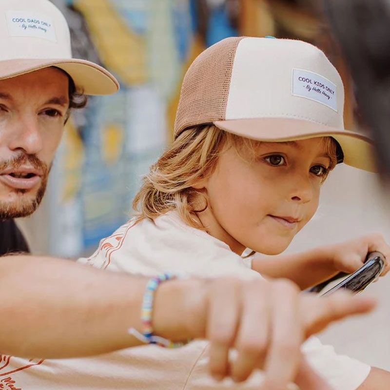 Gorra con Visera "Mini Iced Coffee" de Hello Hossy - Aúpa Organics