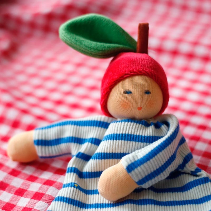 Doudou de algodón orgánico "Pequeña Manzana" Nanchen Natur - Aúpa Organics