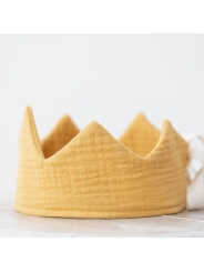 Corona de Cumpleaños de tela Mostaza de Monocrom - Aúpa Organics