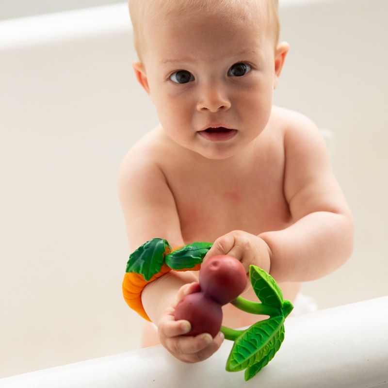 Mordedor de Caucho Natural Mery La Cereza Oli&Carol - Aúpa Organics